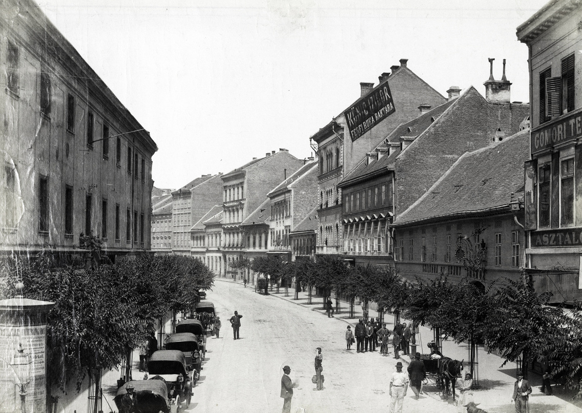 Semmelweis (Újvilág) utca a Kossuth Lajos utca felől nézve 1894-ben