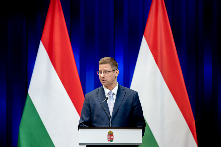 Kormányinfó: kocsmák, Pride, járvány, nyugdíj, MNB-pénzek nyomozása