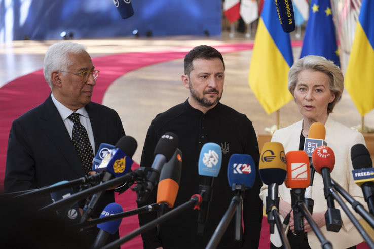 „Aki Ukrajna gyorsított EU-csatlakozását tolja, az Putyin szekerét tolja”