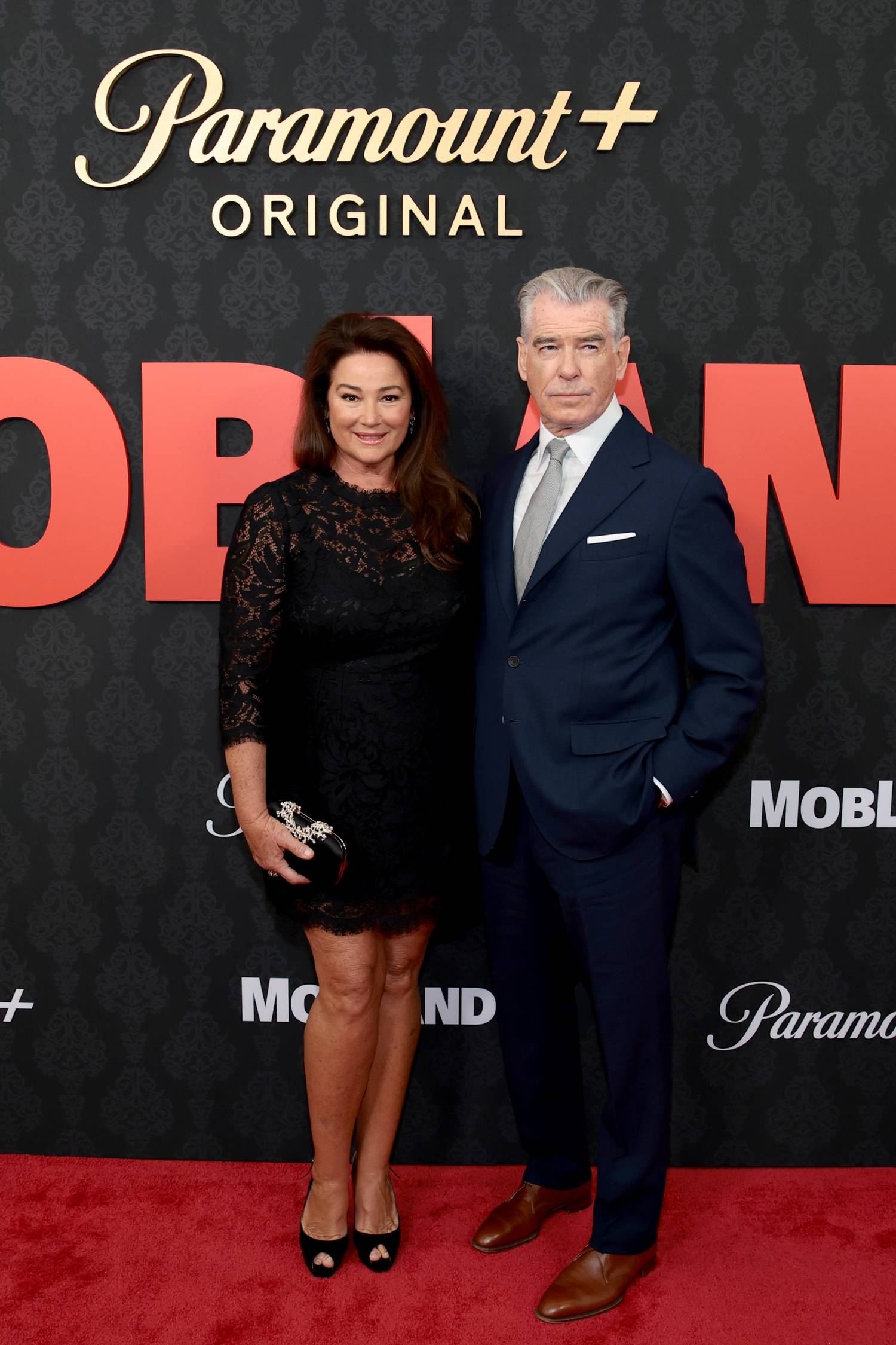 Pierce Brosnan és felesége a MobLand drámasorozat New York-i premierjén mutatkoztak együtt.