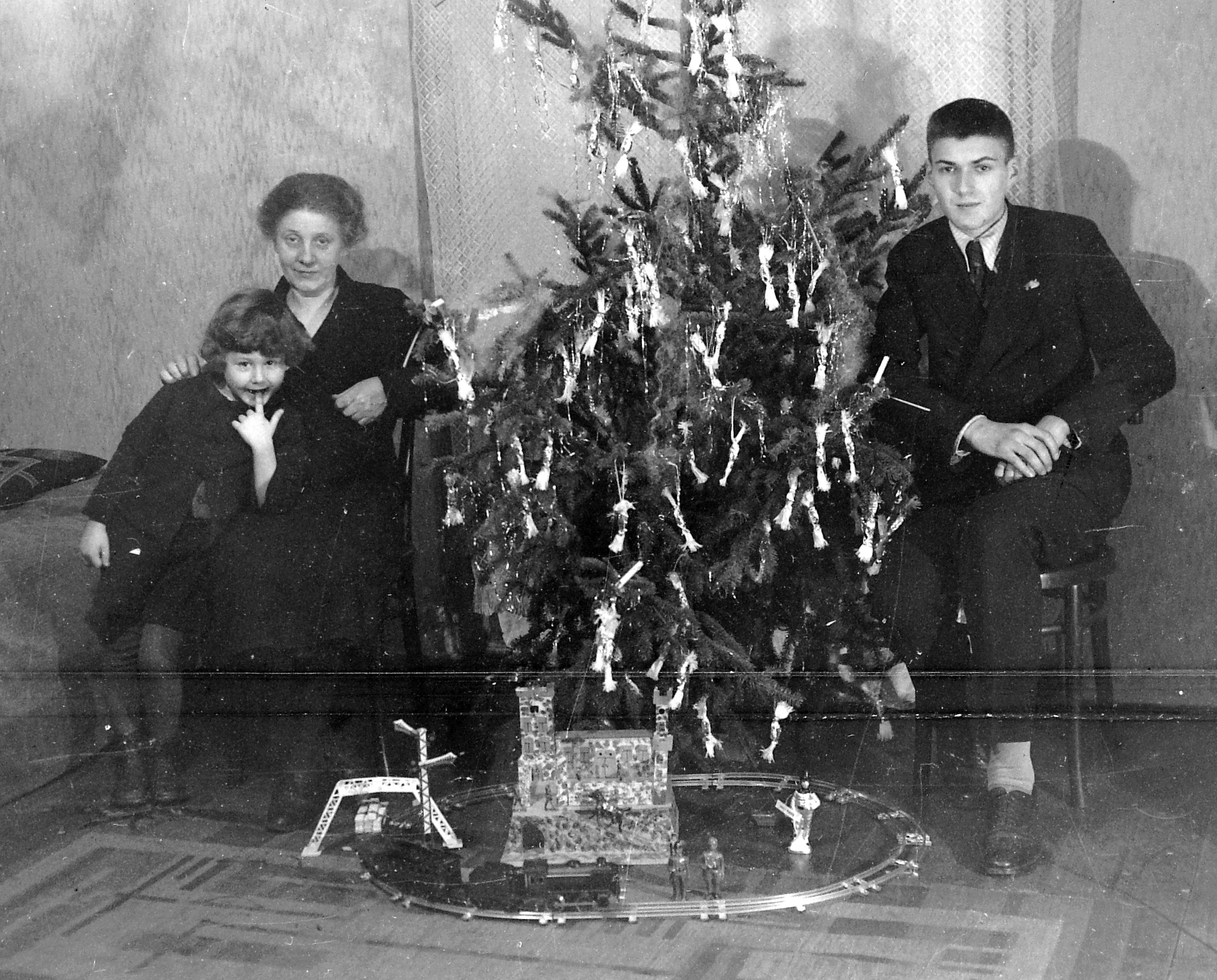 Karácsonyfa szaloncukrokkal 1932-ből.