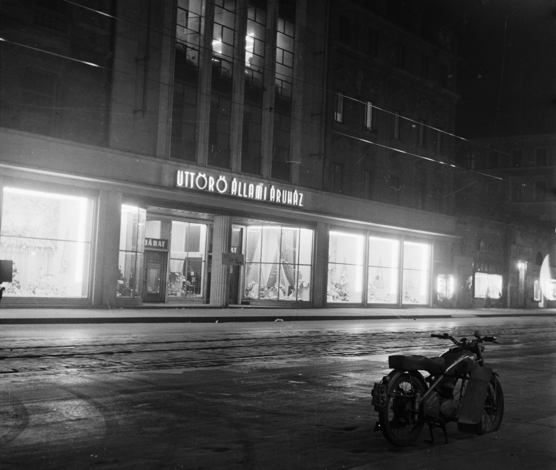 Az Úttörő Áruház (1957)