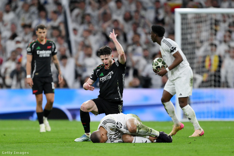 Declan Rice és Kylian Mbappé a Real Madrid-Arsenal BL-mérkőzésen. (Fotó: David Ramos / Getty Images Hungary)