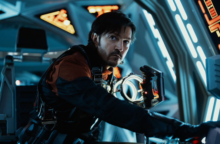 Cassian Andort, az éppen megszülető lázadás ügynökét és kémjét Diego Luna alakítja