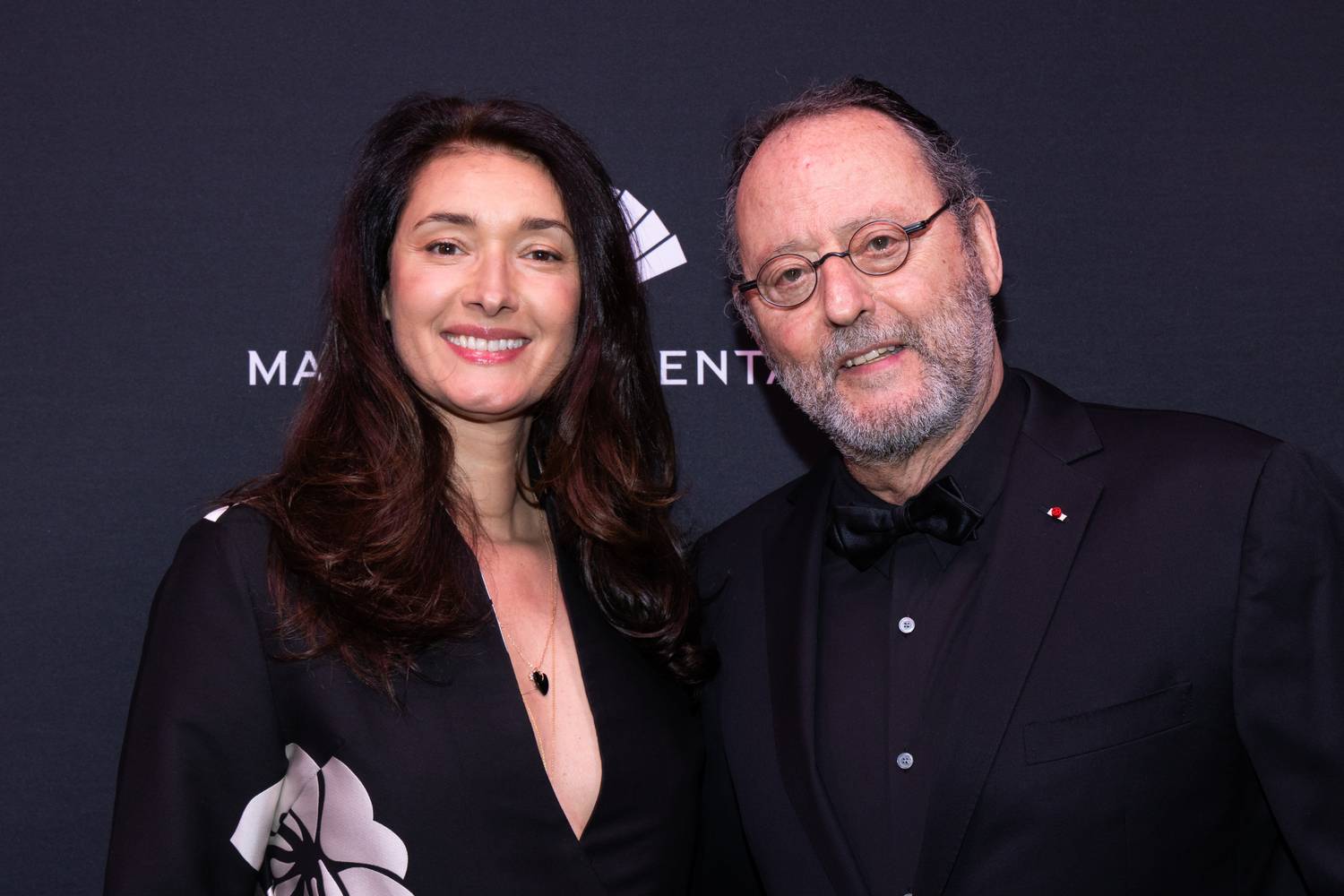 Jean Reno 24 évvel fiatalabb feleségével gálázott: rá se ismerni a ...