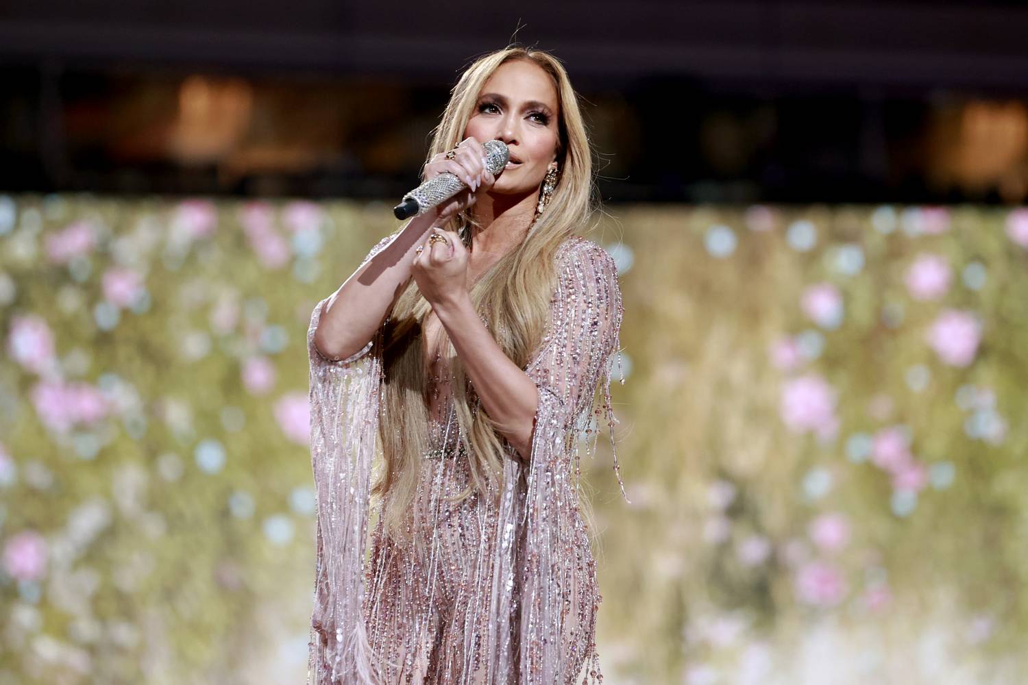 J. Lo júliusban lép fel Budapesten.