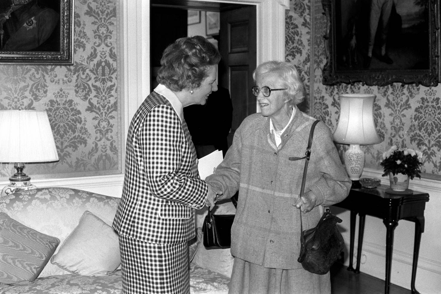 Margaret Thatcher egész életében nagyra becsülte egykori tanítóját, Hodgkin fényképe az irodája falán lógott. Habár a politikai nézeteik nagyon különböztek, kölcsönös tisztelettel adóztak egymás felé.