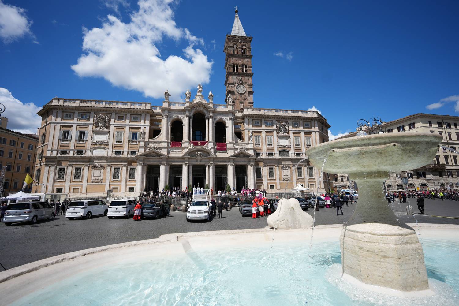Íme a Santa Maria Maggiore-bazilika kívülről.