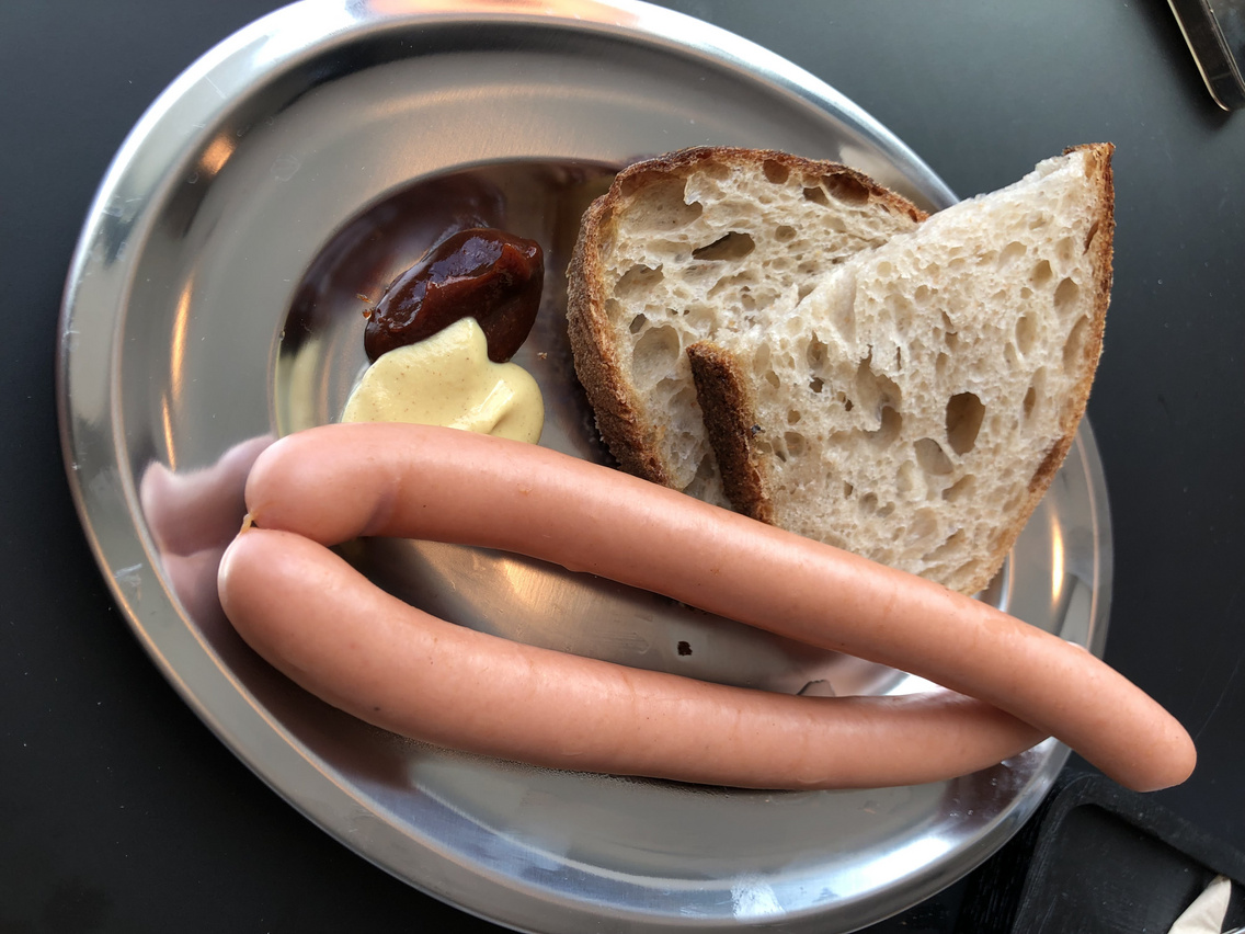 Roppanós virsli csipkebogyóketchuppal