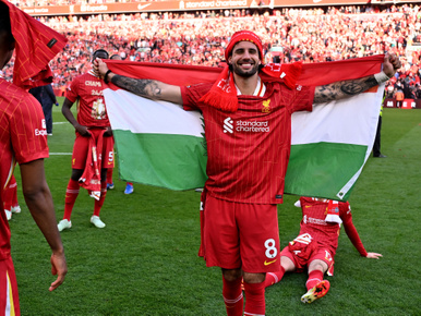Szoboszlai Dominik ismét történelmet írt: 11. trófeáját ünnepelhette a Liverpool sztárja