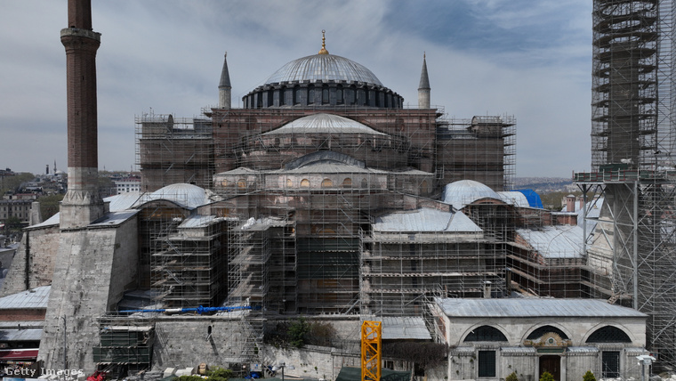 Nem biztonságos, ezért felújítják a világ leghíresebb templomját, a Hagia Sophiát. (Fotó: Anadolu / Getty Images Hungary)