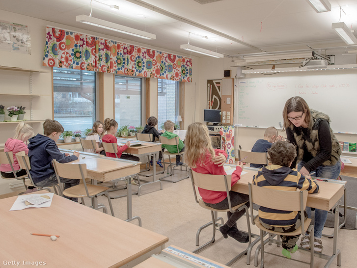 Svéd diákok egy iskolai osztályteremben 2016. február 8-án