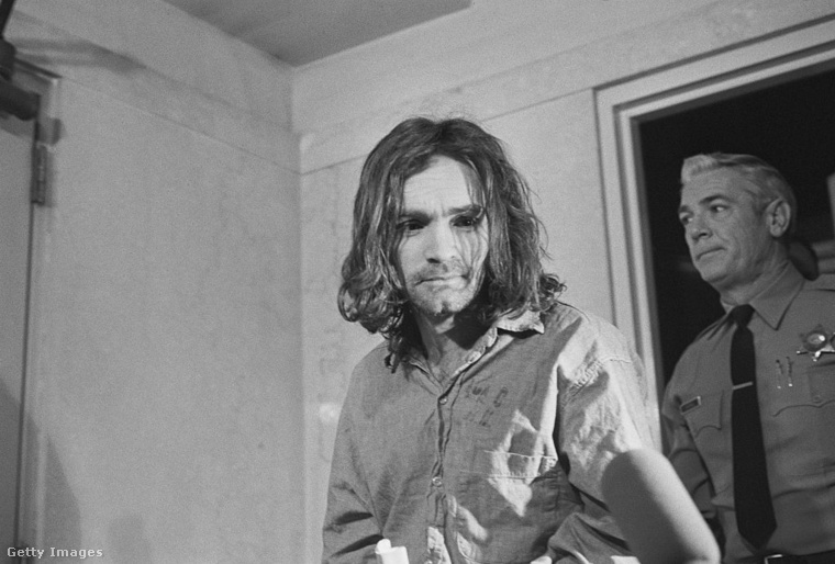 Charles Manson – aki szerint a világvégét egy véres faji háború hozza el&nbsp;A hírhedt Charles Manson nevét legtöbben a brutális Tate-LaBianca gyilkosságok miatt ismerik, de kevesebben tudják, hogy ő is saját világvége-elméletet hirdetett