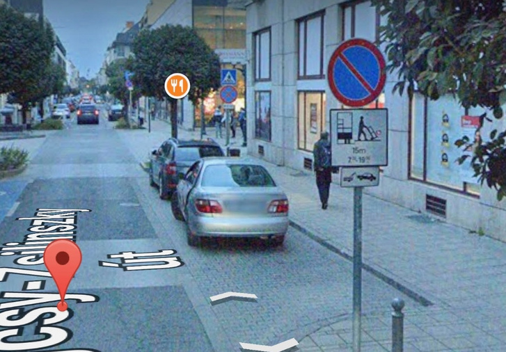 üres