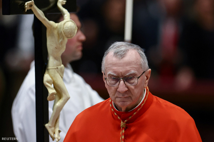 Pietro Parolin bíboros a Szent Péter-bazilikában, a Vatikánban 2025. április 18-án
