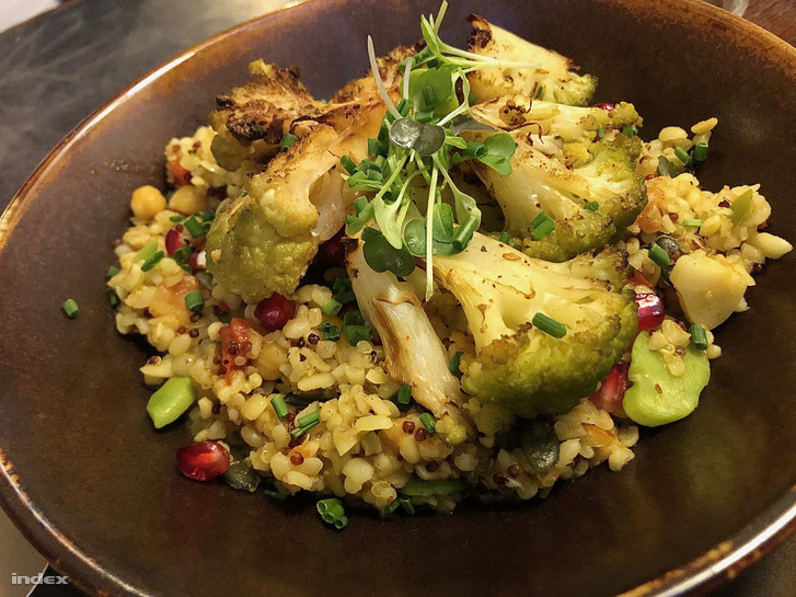 Karfiol, bulgur, tahini