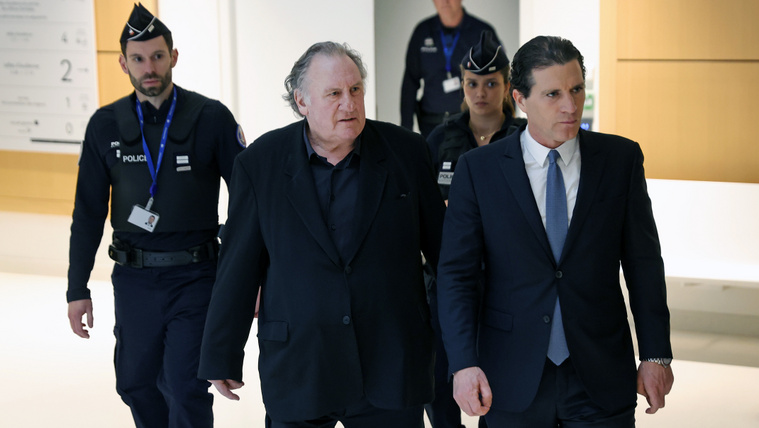Bűnösnek találta a bíróság a szexuális zaklatással vádolt Gérard Depardieu-t