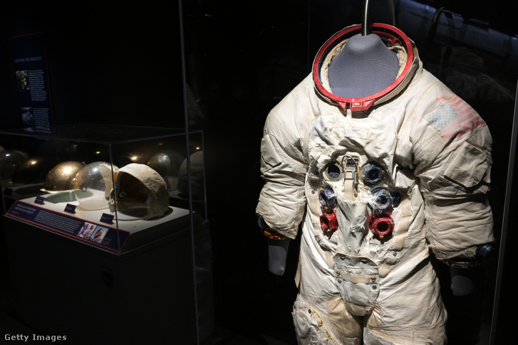 A NASA Apollo-projektjének űrruhája (A7L) a Denveri Természettudományi Múzeumban