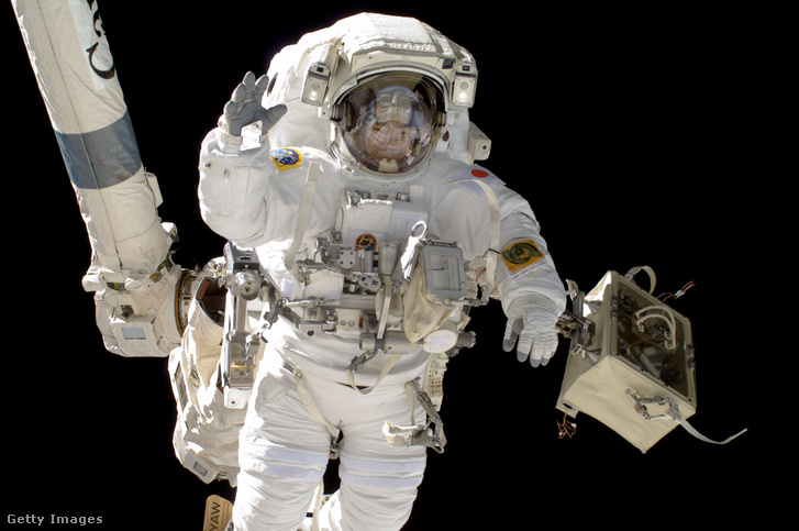 A NASA Japan Aerospace Exploration Agency űrhajósa