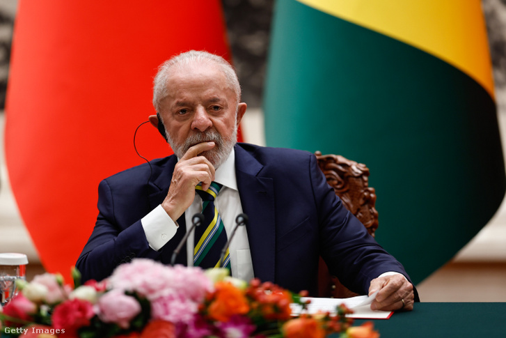 Luiz Inacio Lula da Silva brazil elnök a Nép Nagy Csarnokában 2025. május 13-án Pekingben