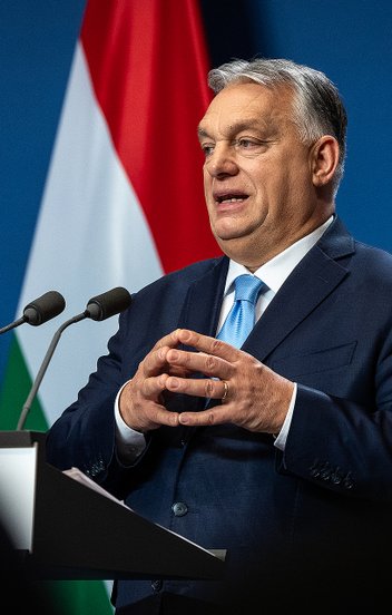 A kormány 300 ezer tartalékosa 24 órát nem bírna a munkahelyén