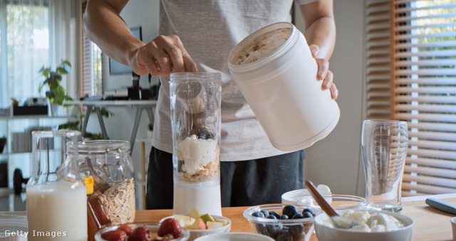 Egy jéghideg, fagyival behűtött shake-et sokkal jobban esik szívószállal meginni, mint pohárból elkortyolni