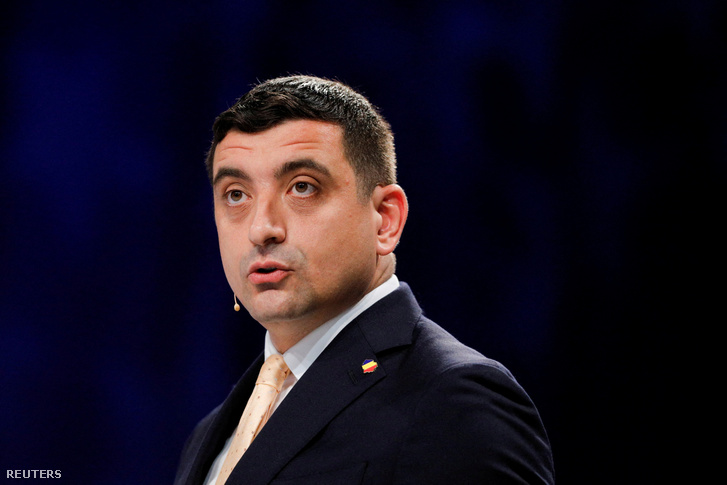 George Simion az elnökjelölti vitán Bukarestben 2025. május 8-án