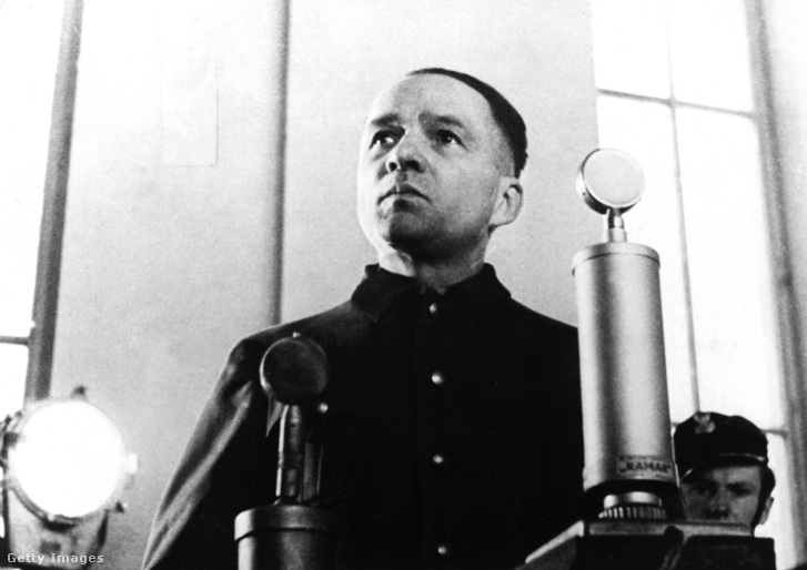 Varsóban, a Legfelsőbb Nemzeti Törvényszék előtt az auschwitzi megsemmisítő tábor parancsnoka, Rudolph Hoess 1947. március 31-én