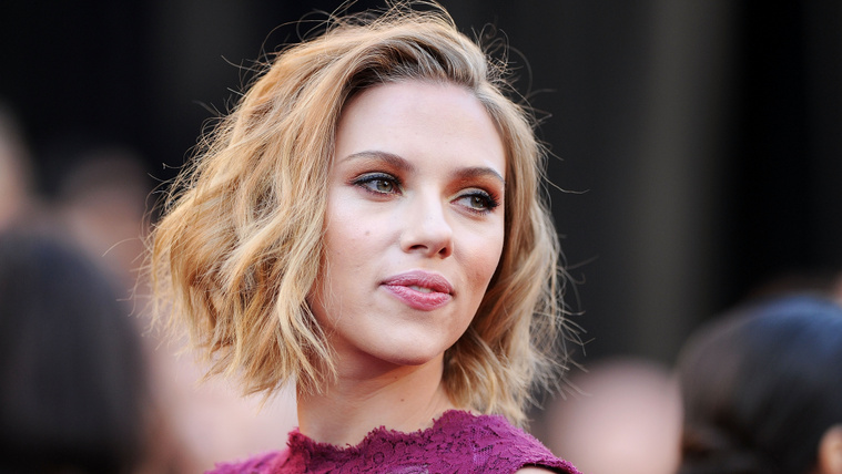 Scarlett Johansson kitálalt, éveken keresztül kizsákmányolták