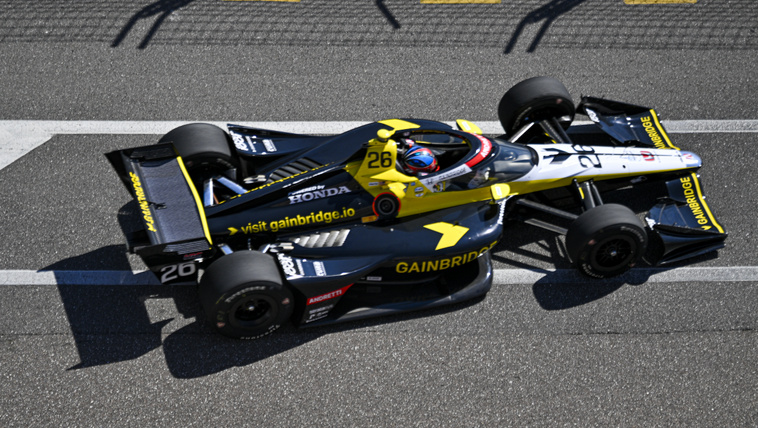 Hatalmas bukás az Indy500-on, szinte repült az amerikai versenyző autója
