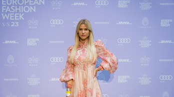 Vasvári Vivien végleg megszabadulna a „kacsaszájtól”