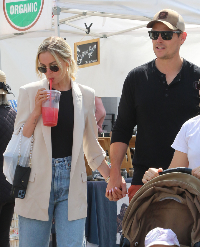 Margot Robbie és férje, Tom Ackerley szintén kilátogatott a Los Anegeles-i Farmers' Marketre