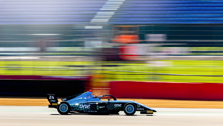 MGR IMAGES F4 SILVERSTONE 250503 007