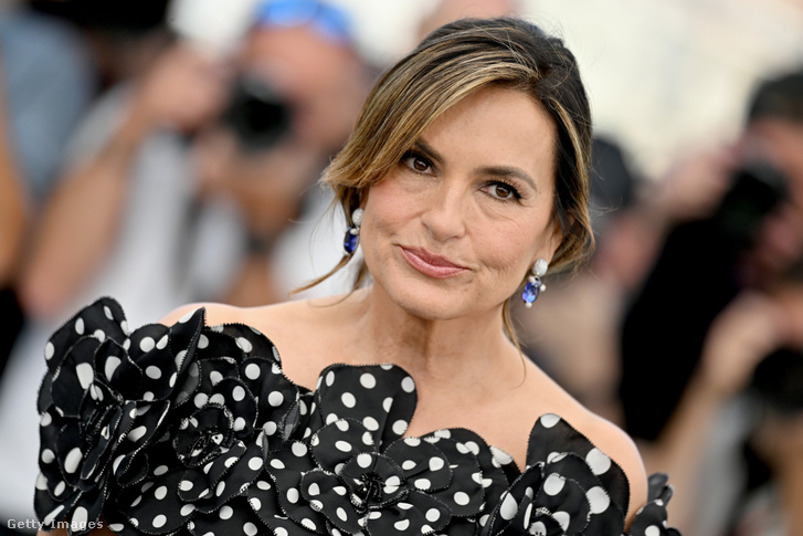 Mariska Hargitay a 78. cannes-i filmfesztiválon, a Fesztiválpalotában 2025. május 18-án