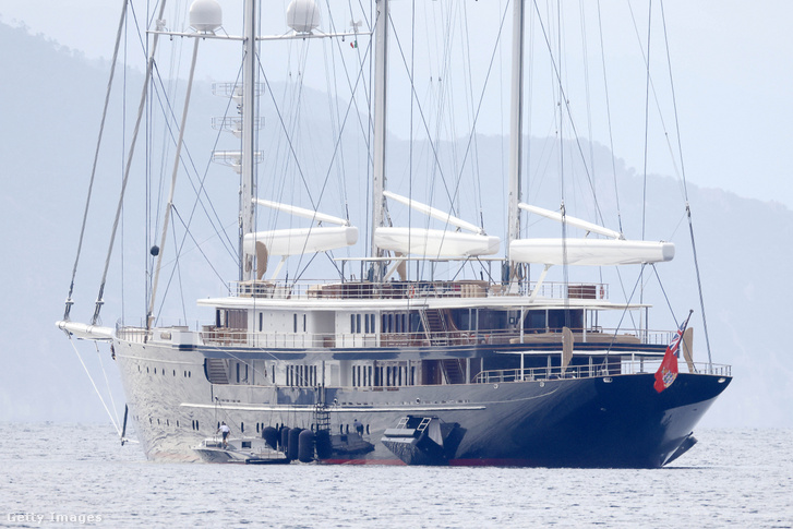 A Koru jacht 2023. június 13-án Portofino partjainál