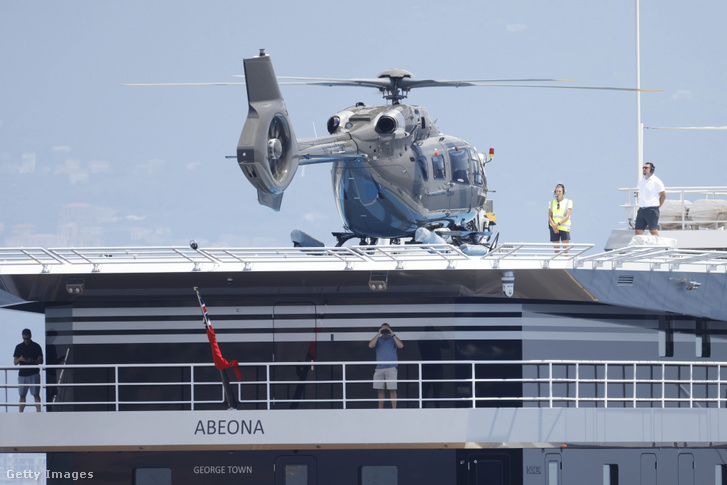 Az Abeonán helikopterleszálló is van, részint Lauren Sanchez kedvéért