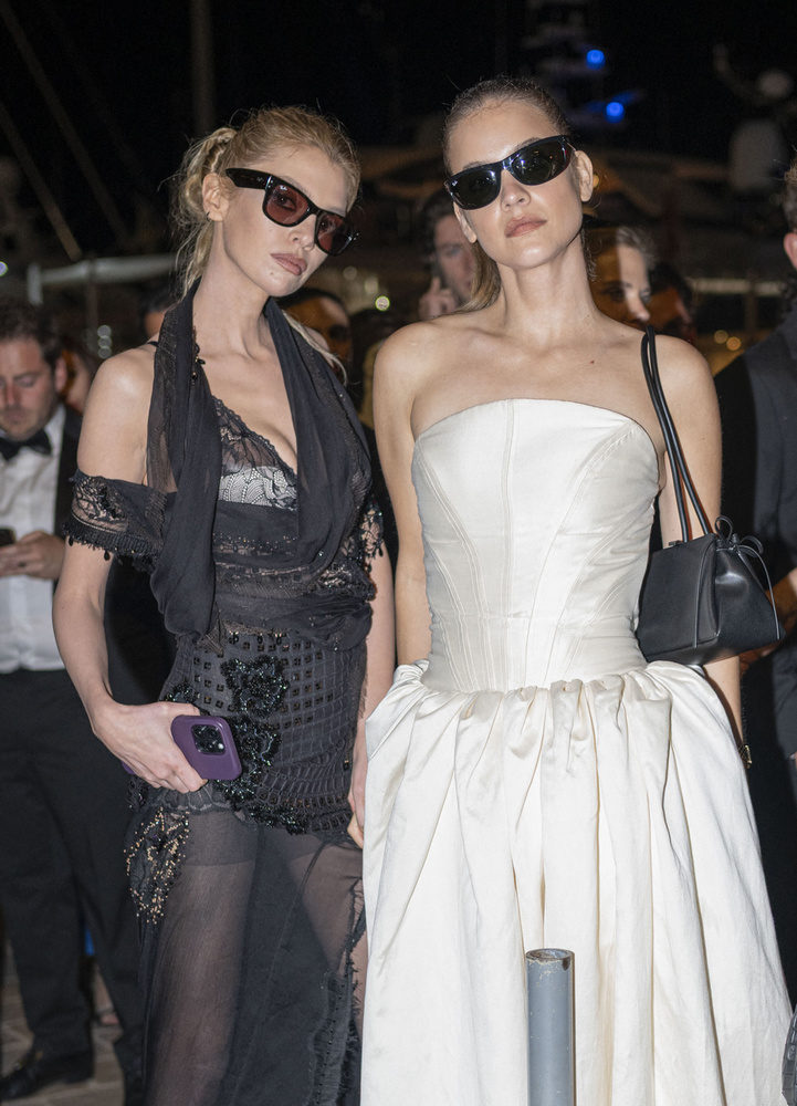 Vörös szőnyeges szereplése után Palvin Barbara Stella Maxwell oldalán vett részt a Ray-Ban jacht vacsora partiján