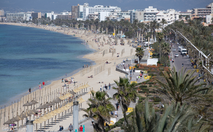 Kilátás a Playa de Palma tengerpartra