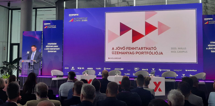 Dr. Bacsa György, a Mol ügyvezető igazgatója az Automotive Summiton