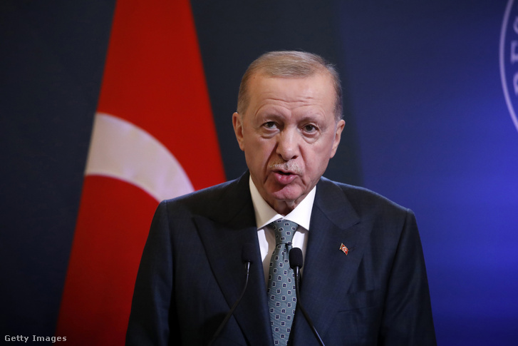 Recep Tayyip Erdogan 2025. április 29-én Rómában