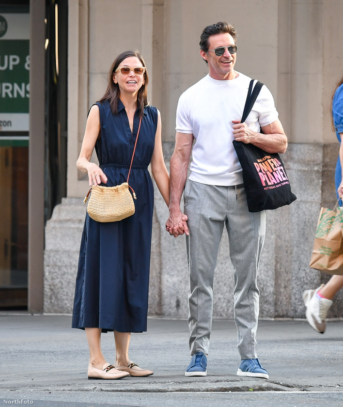 Hugh Jackman és Sutton Foster összefont kezekkel sétálgatott New York utcáin