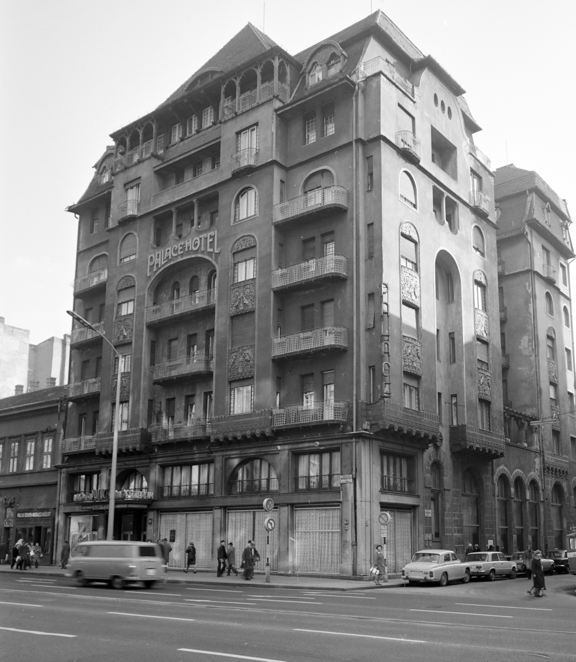 A hotel 1975-ben