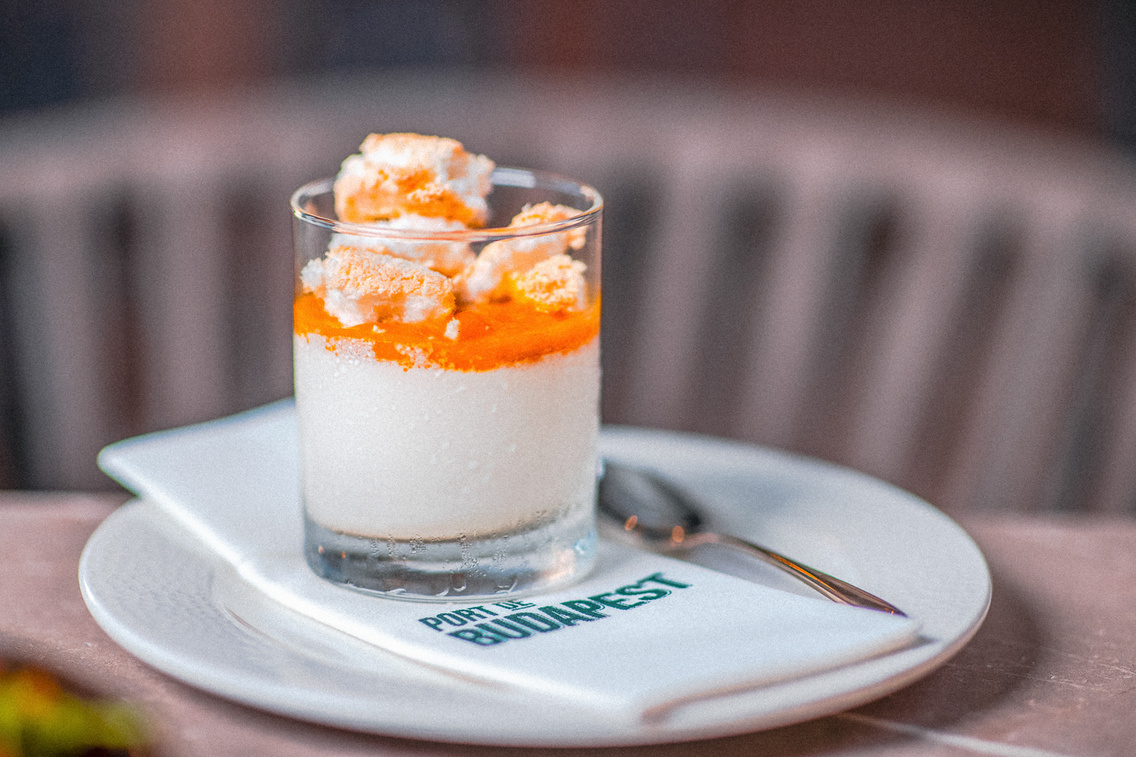 Hűsítő kókusztejes panna cotta