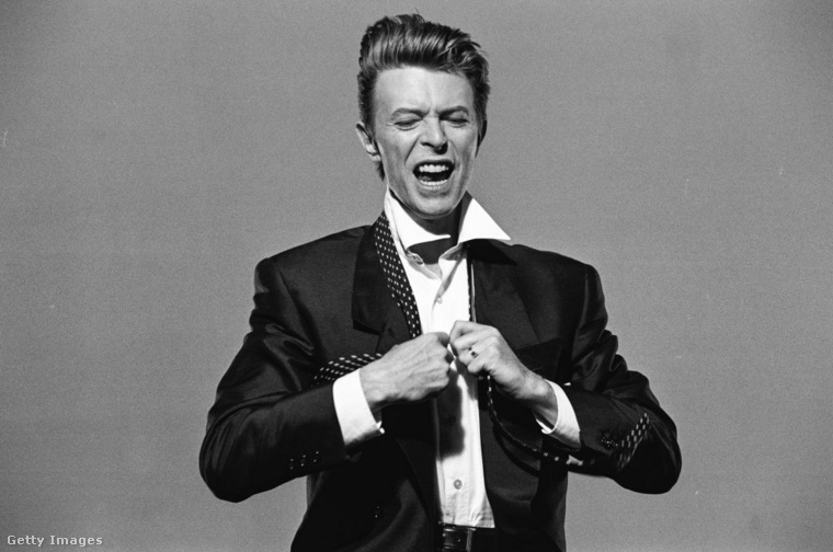 David Bowie – új fogsor, új korszak&nbsp;A rocklegenda sokáig nem foglalkozott a mosolyával, de az 1980-as években drasztikus döntést hozott: teljes szájrekonstrukción esett át