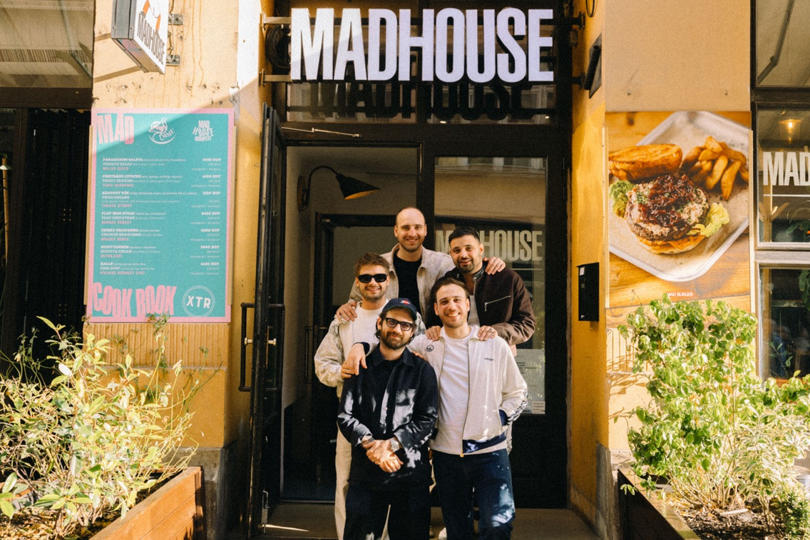 Madhouse MadCookBookXTR chef menu 5