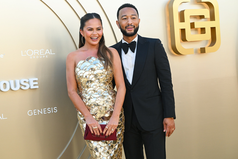 Chrissy Teigen és John LegendBár ma már boldog házasságban élnek, 2009-ben majdnem véget ért a kapcsolatuk