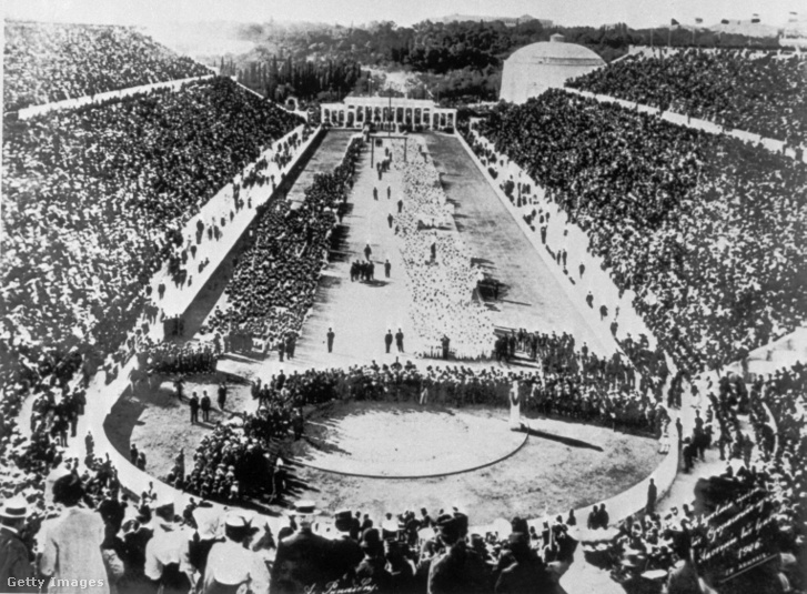 Az athéni Panathenaic Stadion látképe az 1906-os olimpiai játékok megnyitóünnepségén