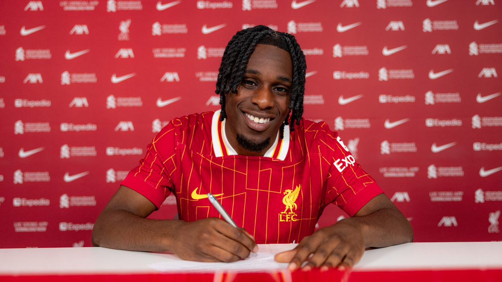 Bombahír az Anfieldről: Frimpong aláírt, már a Liverpool mezét viseli