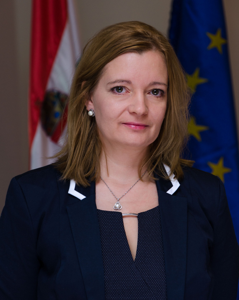 Június 1-étől dr. Surján Orsolya veszi át Müller Cecília helyét, mint országos tisztifőorvos. (Fotó: NNGYK)