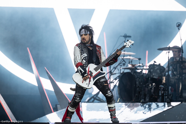 Nikki SixxA 66 éves basszusgitárost a heroin vitte majdnem a sírba